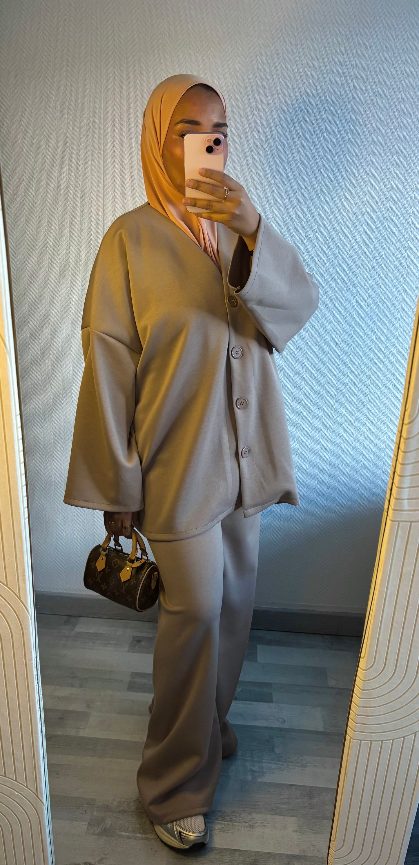 ENSEMBLE CASUAL • TAUPE