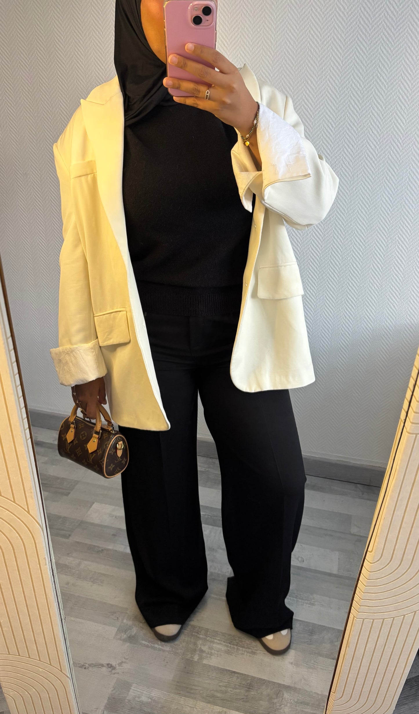 PANTALON À PINCES • NOIR