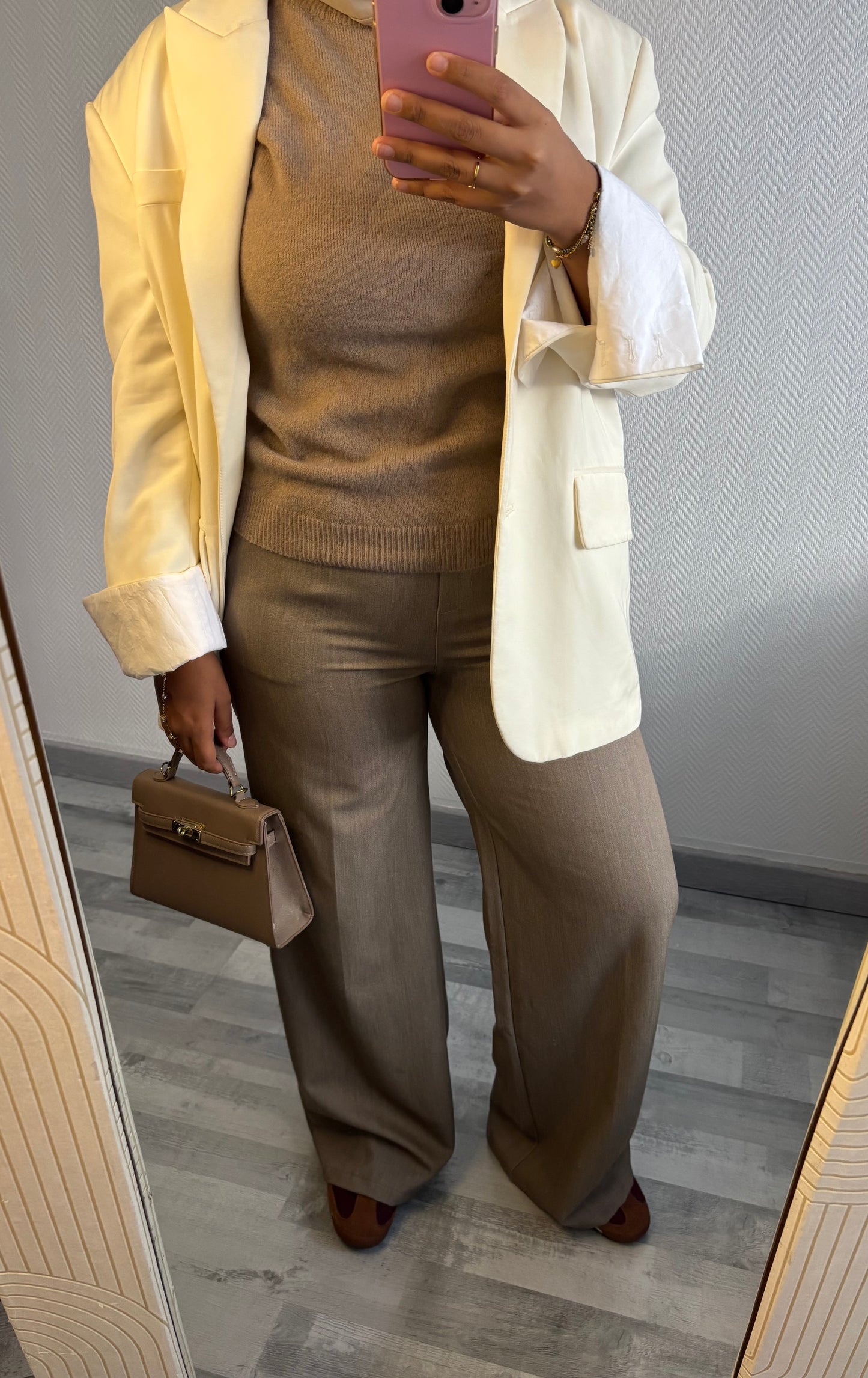 PANTALON À PINCES • TAUPE