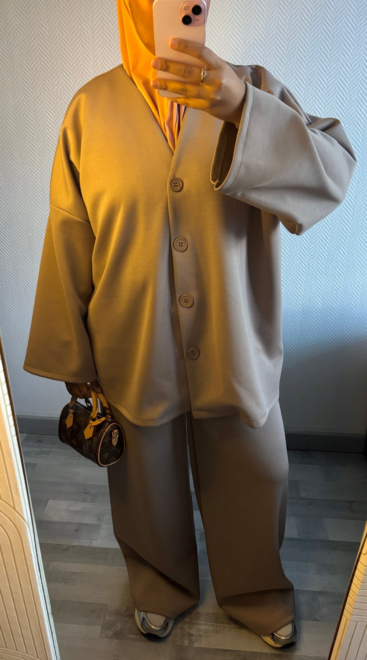 ENSEMBLE CASUAL • TAUPE