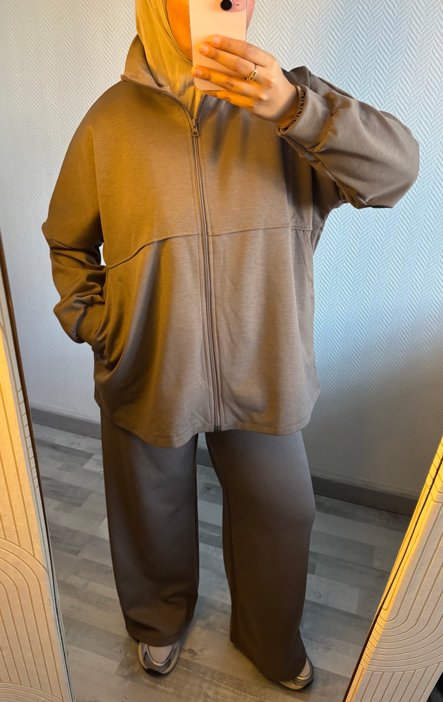 SURVÊTEMENT ZIPPÉ • TAUPE