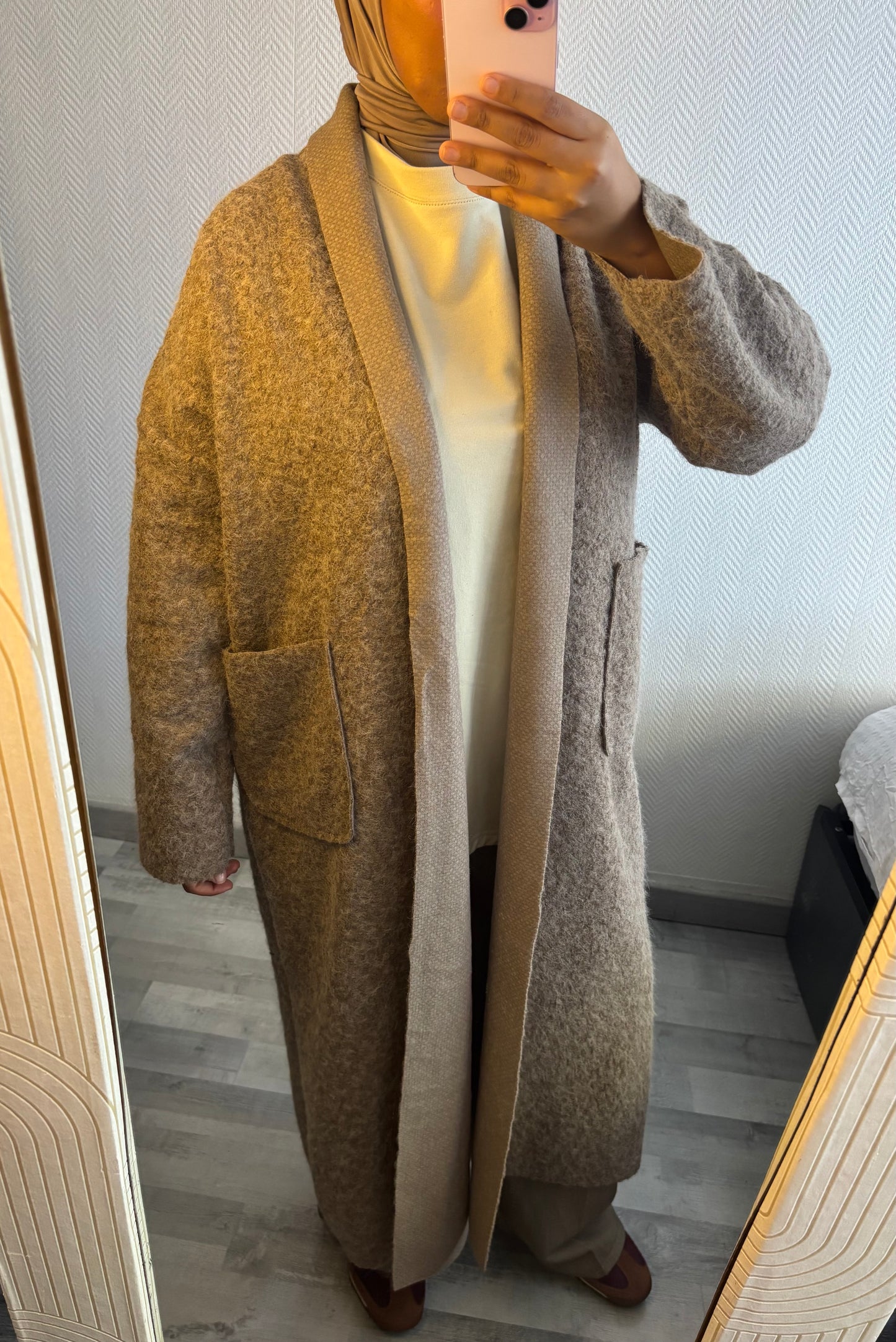 MANTEAU À POCHES • TAUPE