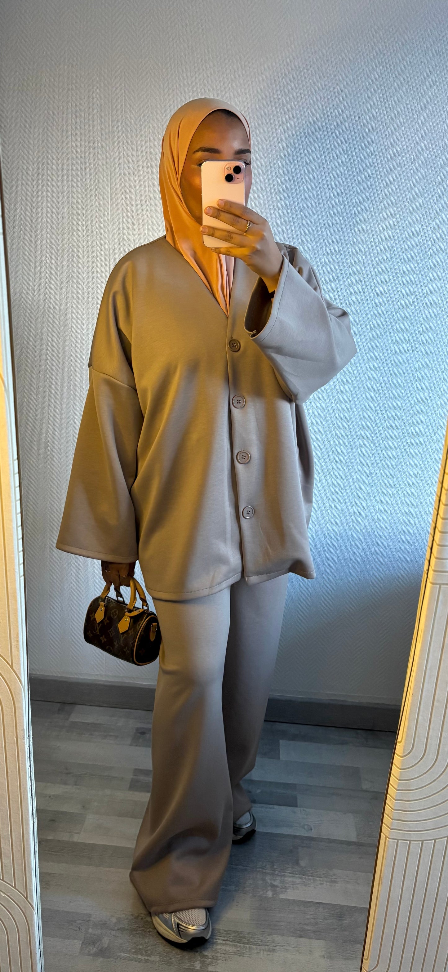 ENSEMBLE CASUAL • TAUPE