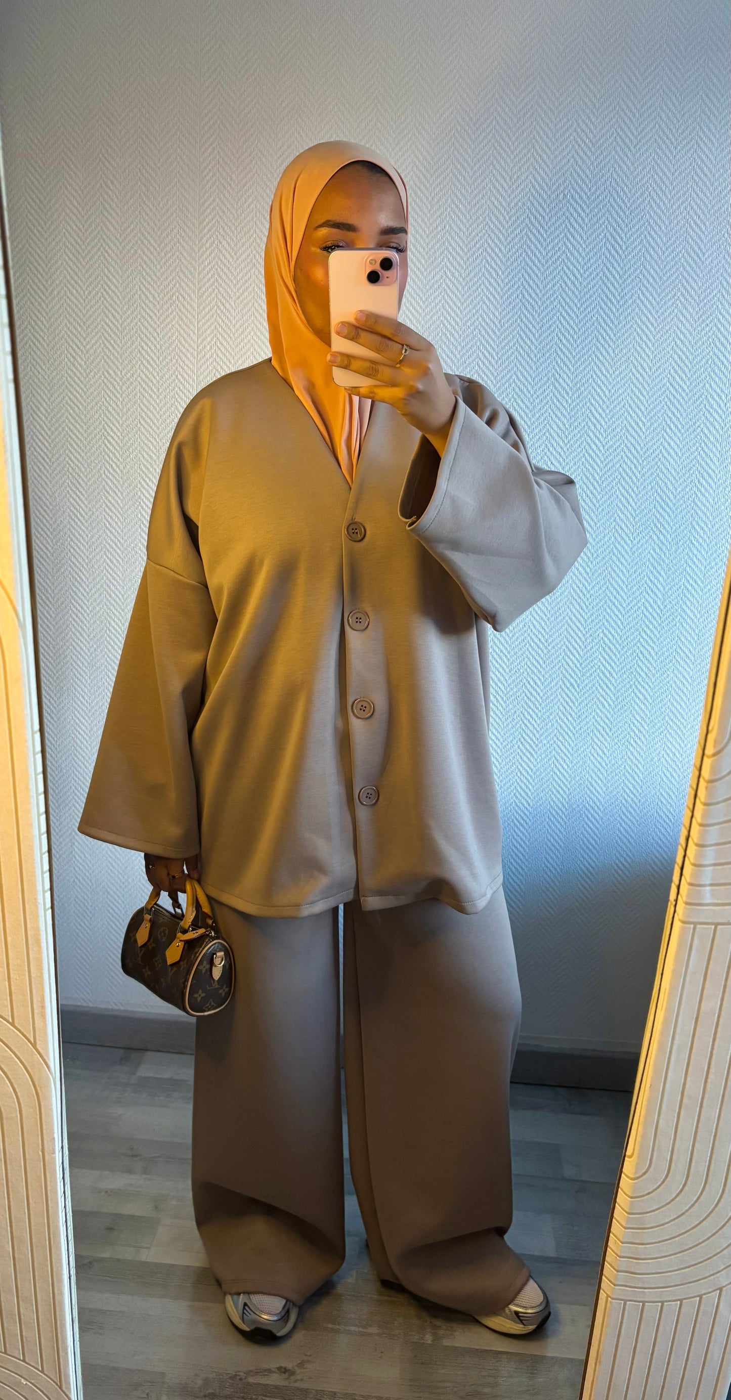 ENSEMBLE CASUAL • TAUPE