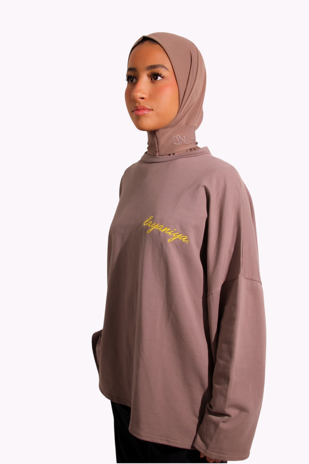 T-SHIRT SIGNATURE • TAUPE / JAUNE