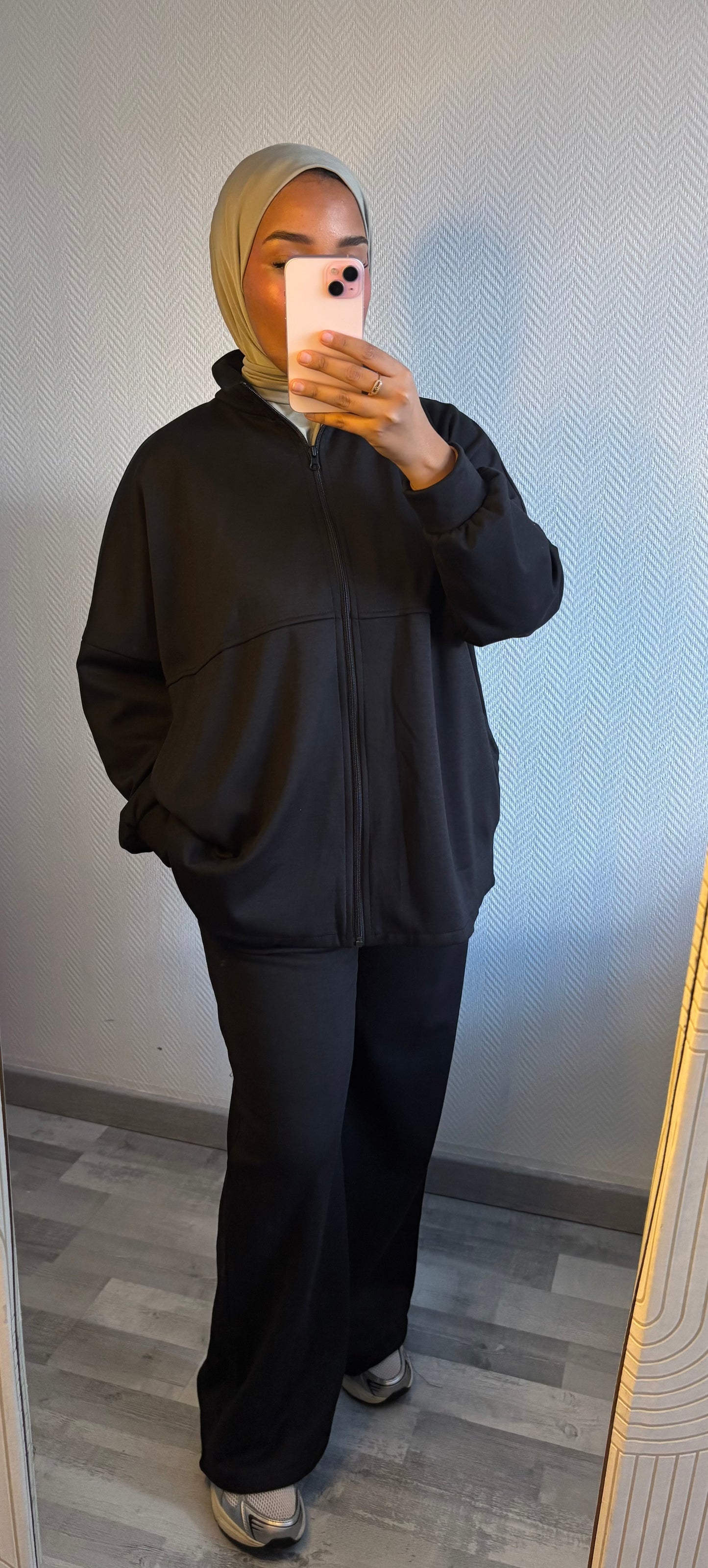 SURVÊTEMENT ZIPPÉ • NOIR