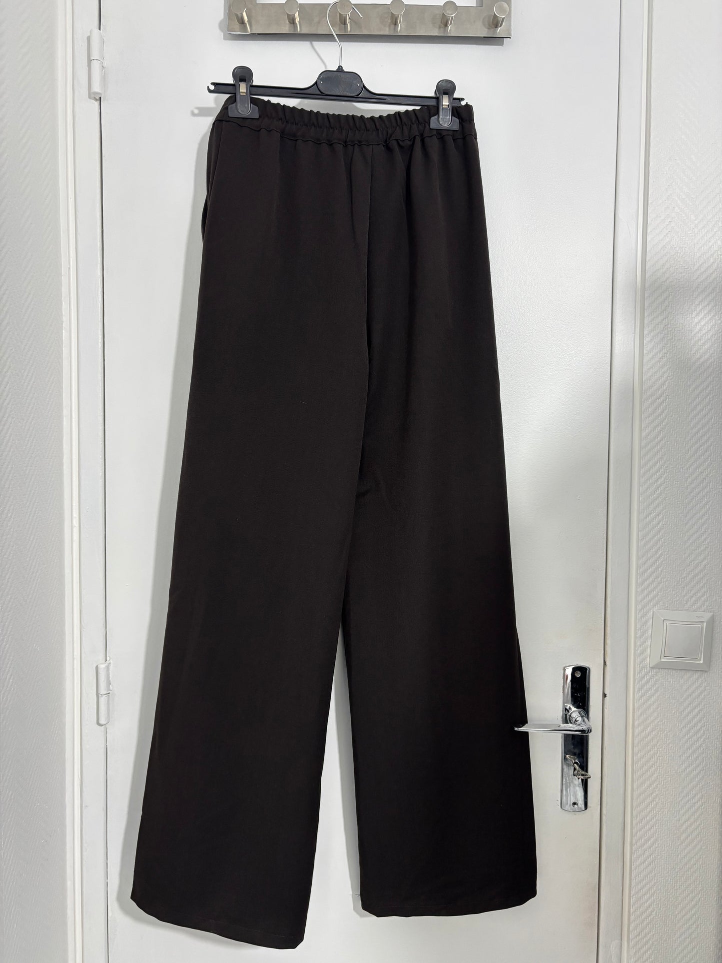 PANTALON À PINCES • CHOCO