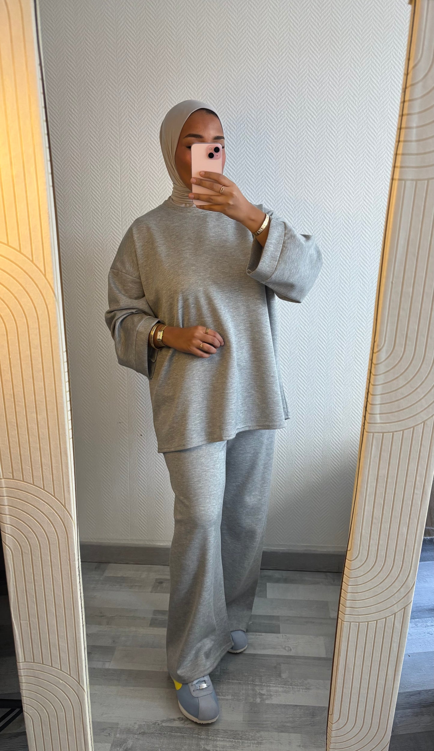 SURVÊTEMENT • GRIS